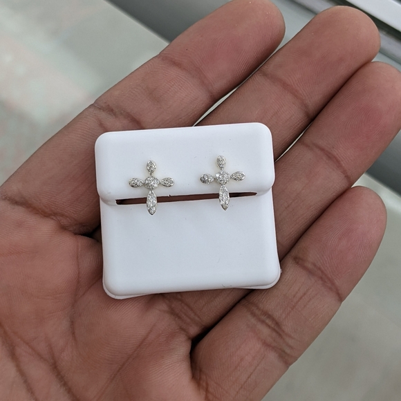 Real Diamond 10kt Gold Cross Stud Earring